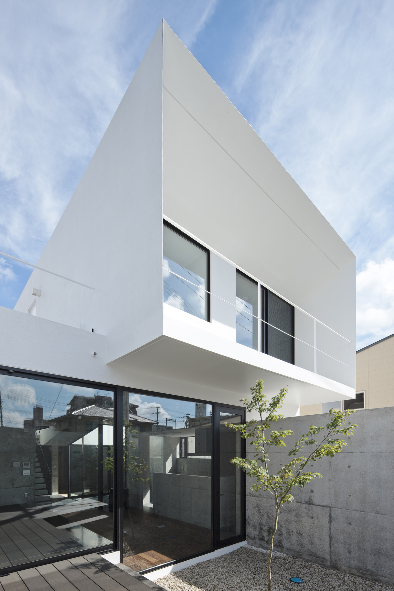EDGE | APOLLO Architects & Associates | 建築家 黒崎敏の主宰