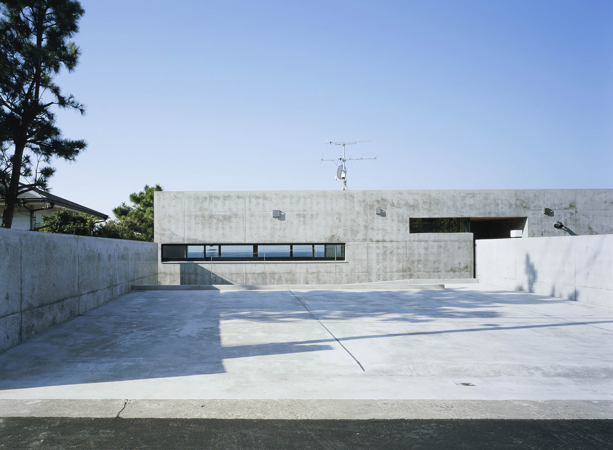 SLASH | APOLLO Architects & Associates | 建築家 黒崎敏の主宰