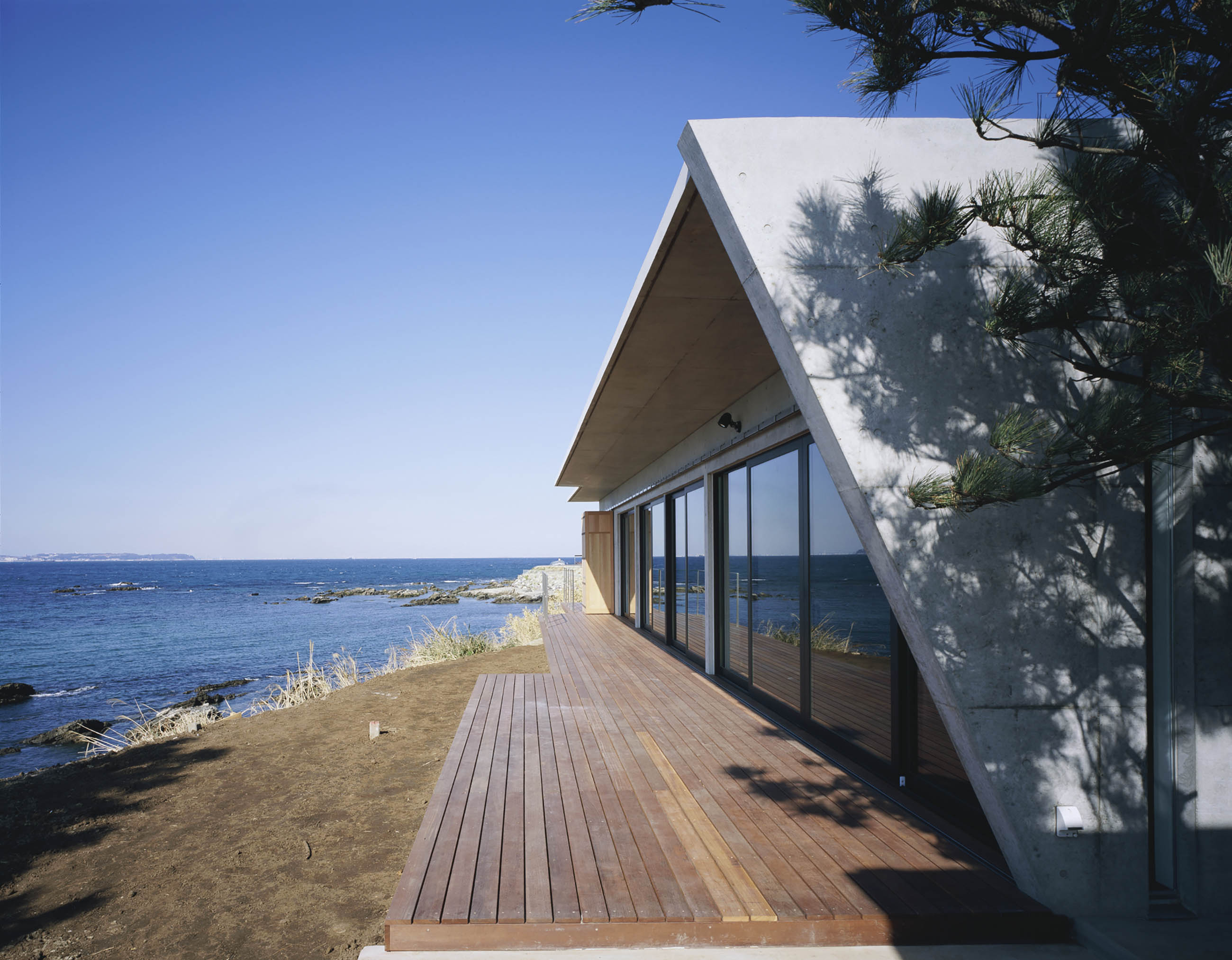 SLASH | APOLLO Architects & Associates | 建築家 黒崎敏の主宰