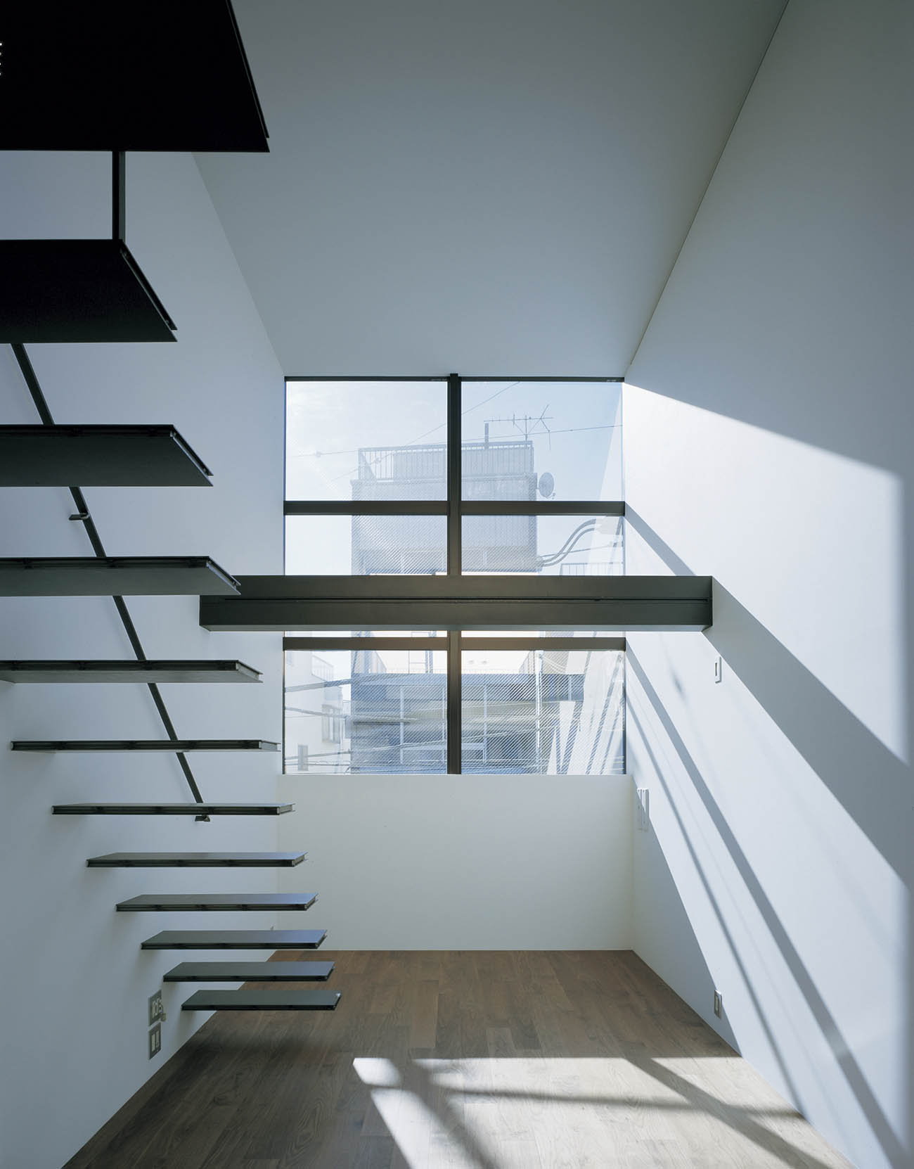SLIT | APOLLO Architects & Associates | 建築家 黒崎敏の主宰