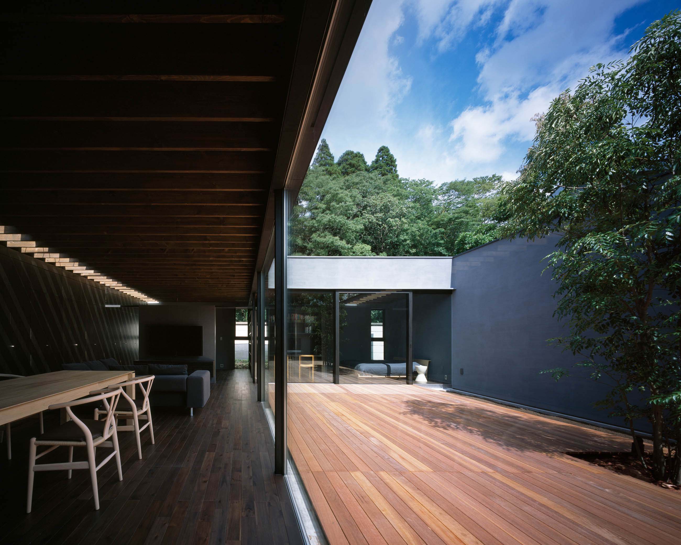 UMBER | APOLLO Architects & Associates | 建築家 黒崎敏の主宰